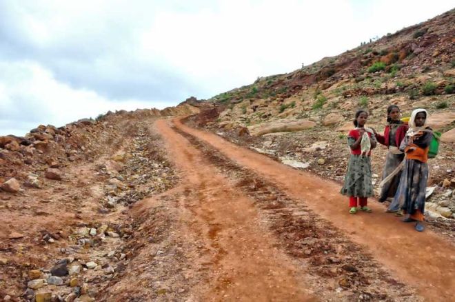 Girls in Tigray, Ethiopia © Rod Waddington with CCLicense