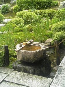 Tsukubai at Tofukuji (Tofuku Temple), Higashiyama Ward, Kyoto City, Kyoto Prefecture, Japan © Totorin with CCLicense
