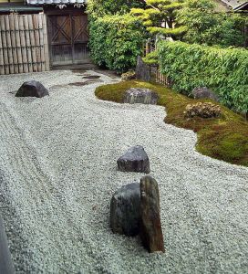 Zuiho-in Temple, Kyoto was founded in 1535 by Otomo Sorin (Otomo Yoshishige, 1530-1587), who was later baptized and became one of a few Christian lords in Japan.