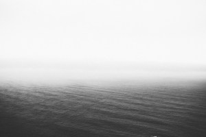 black-and-white-fog-lake-31642-825x550